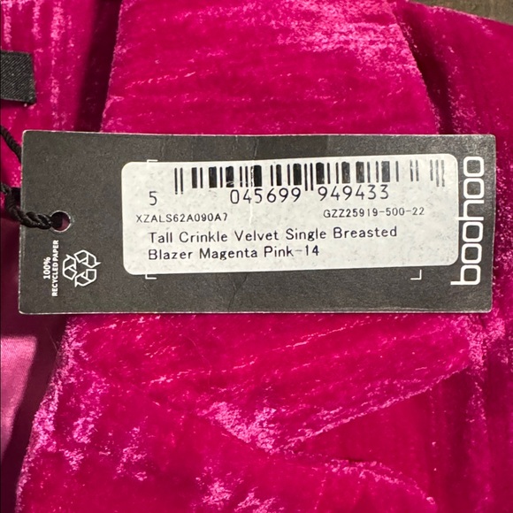 Boohoo Tall Crinkle Velvet Single Breasted Blazer in Magenta Pink - Picture 4 of 10